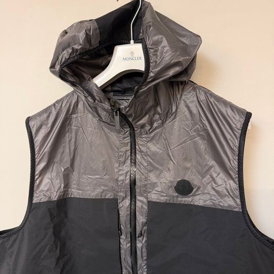 Moncler Heizo Hooded Vest Grey/Black - Size 7
