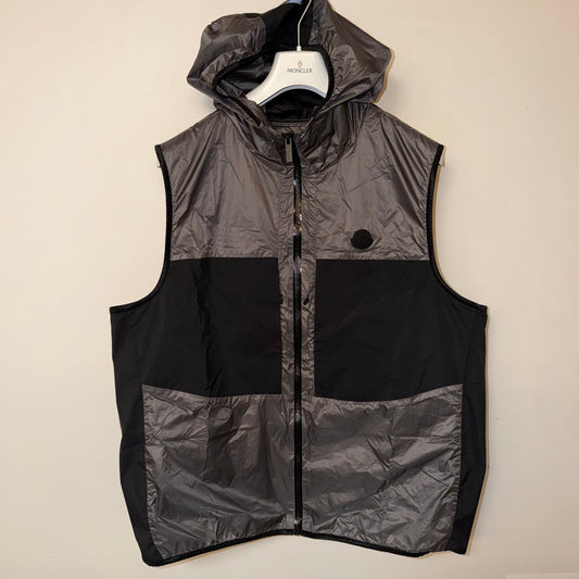 Moncler Heizo Hooded Vest Grey/Black - Size 7