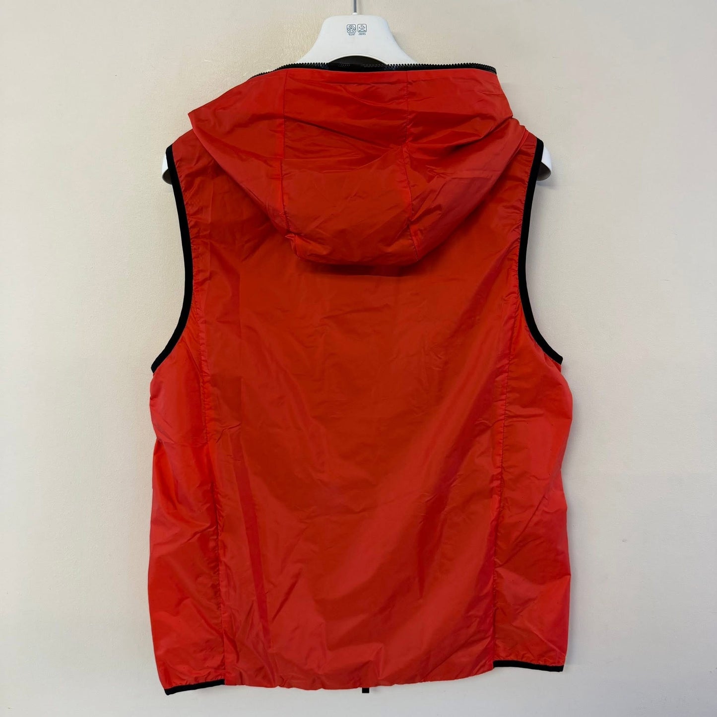 Moncler Pakito Hooded Gilet Red