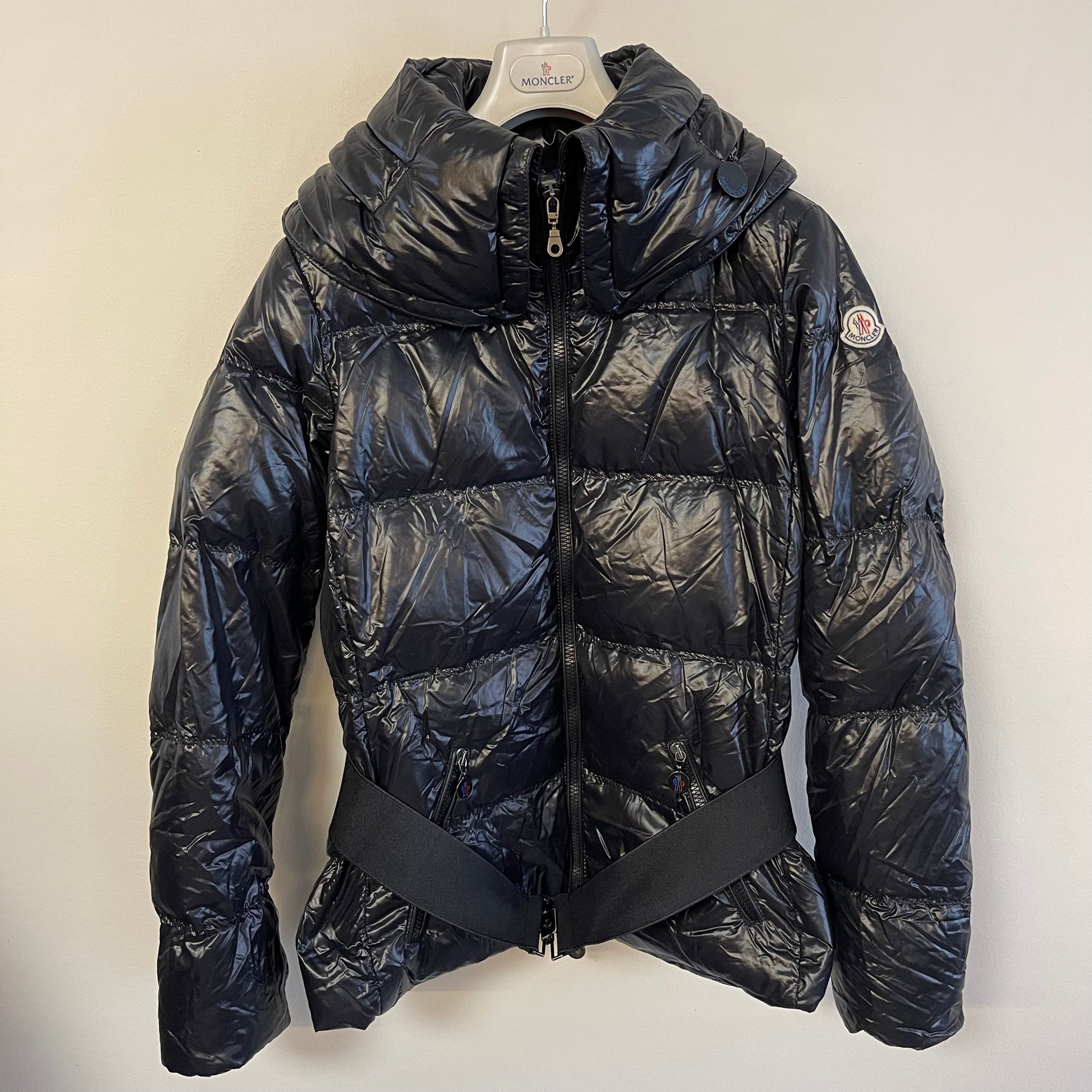 Moncler Ladies Aliso Down Jacket - Size 4 – WillsMerch