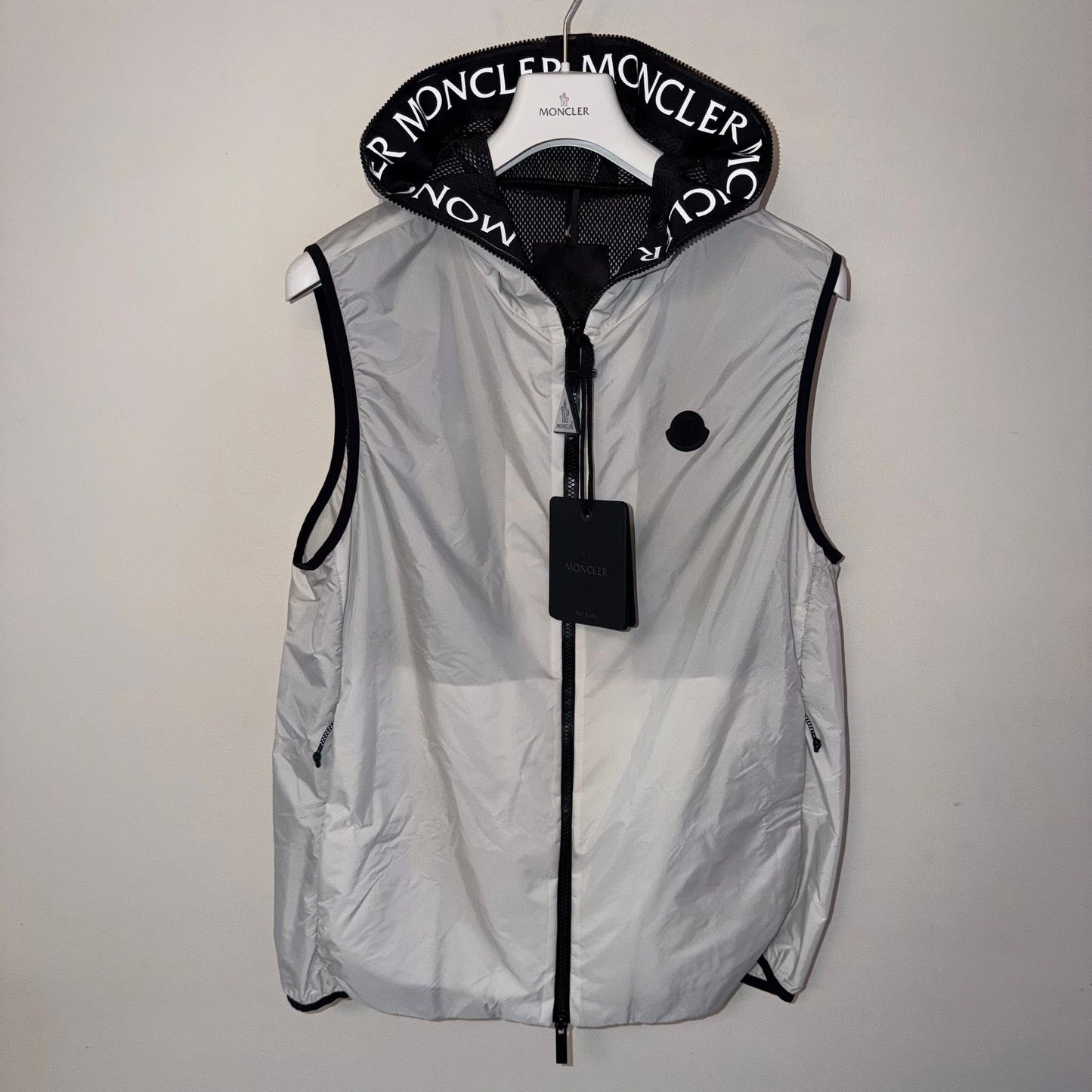 Moncler Pakito Hooded Gilet Grey