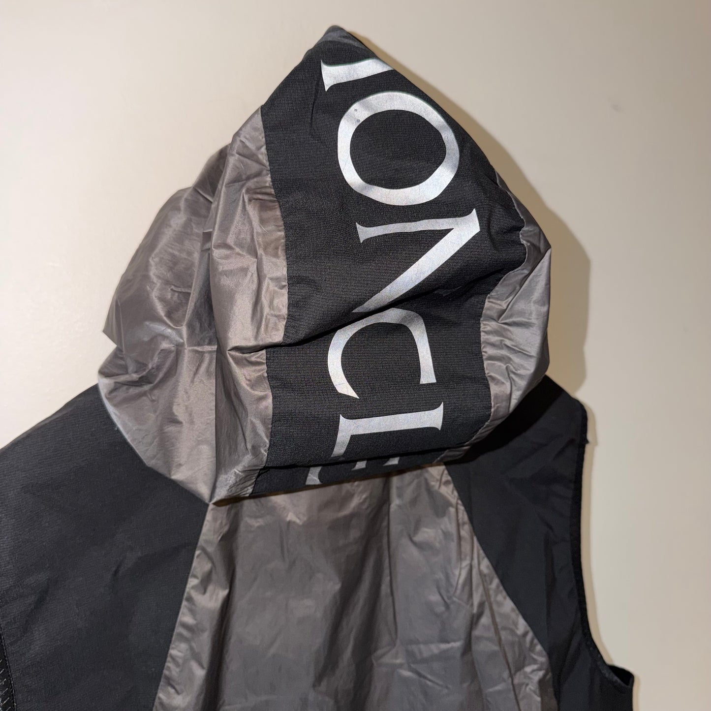 Moncler Heizo Hooded Vest Grey/Black - Size 7