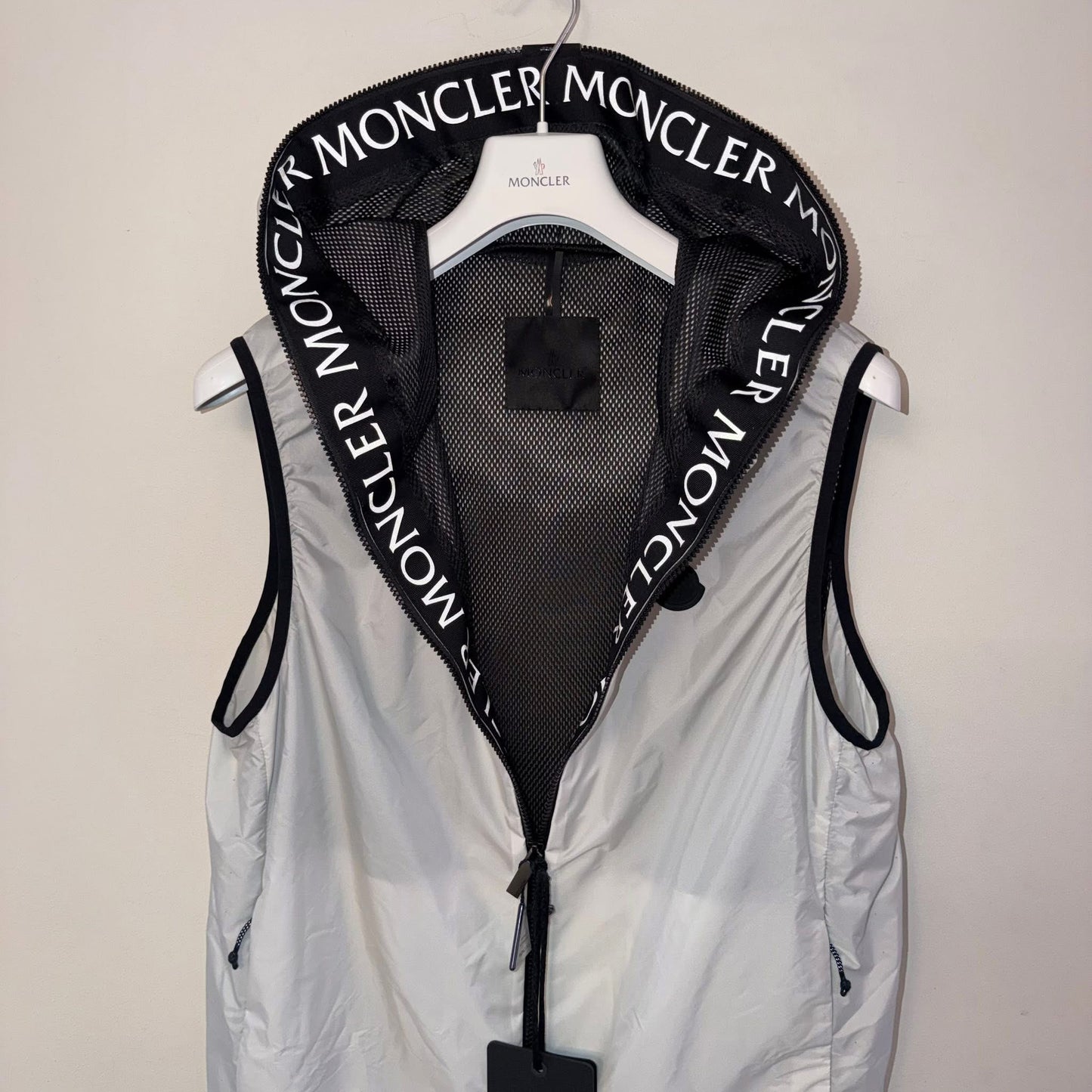 Moncler Pakito Hooded Gilet Grey