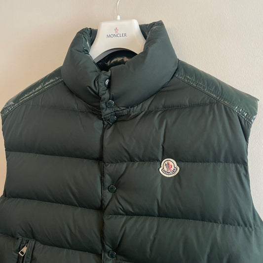 Moncler Cheval Down Gilet - Size XL